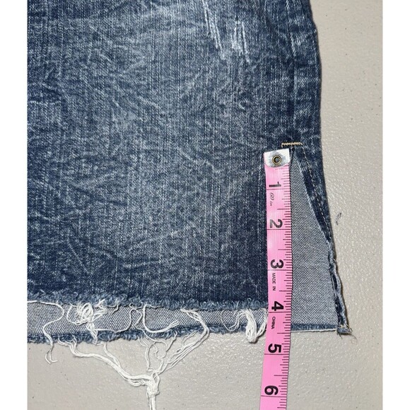 Almost Famous High Rise Denim Mini Skirt Distressed Frayed Hem Side Slits Size 7 - Picture 8 of 14